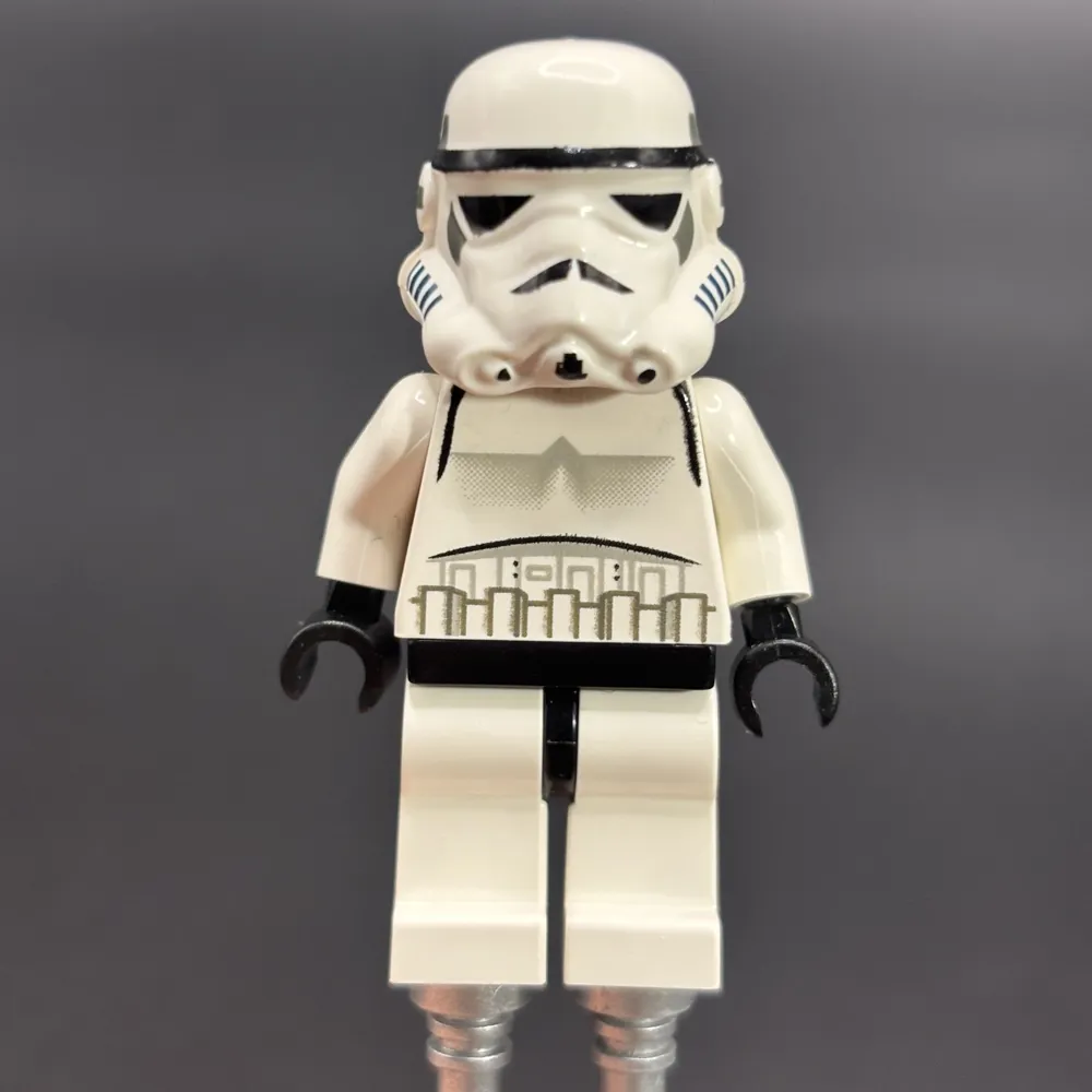 Imperial Stormtrooper - Light Nougat Head, Solid Mouth Helmet
