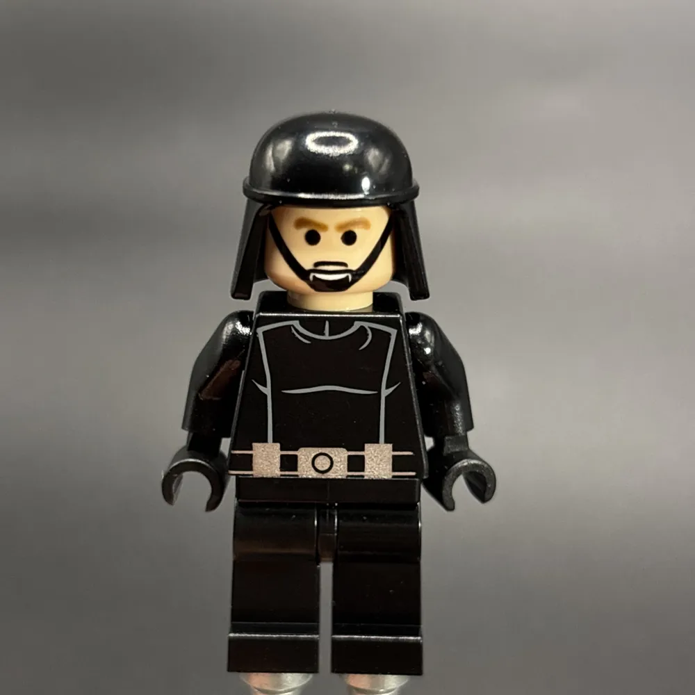 Imperial Trooper (Black Helmet)