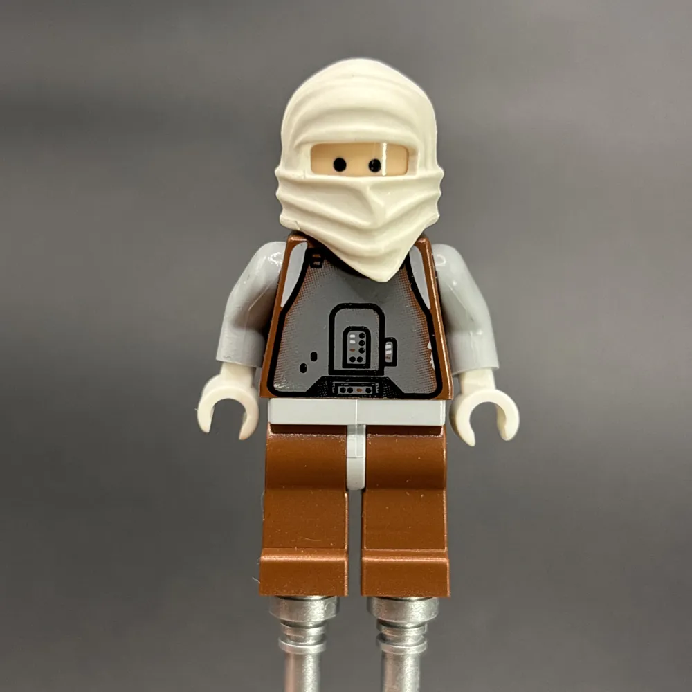 Dengar - Reddish Brown Torso, White Ninja Wrap