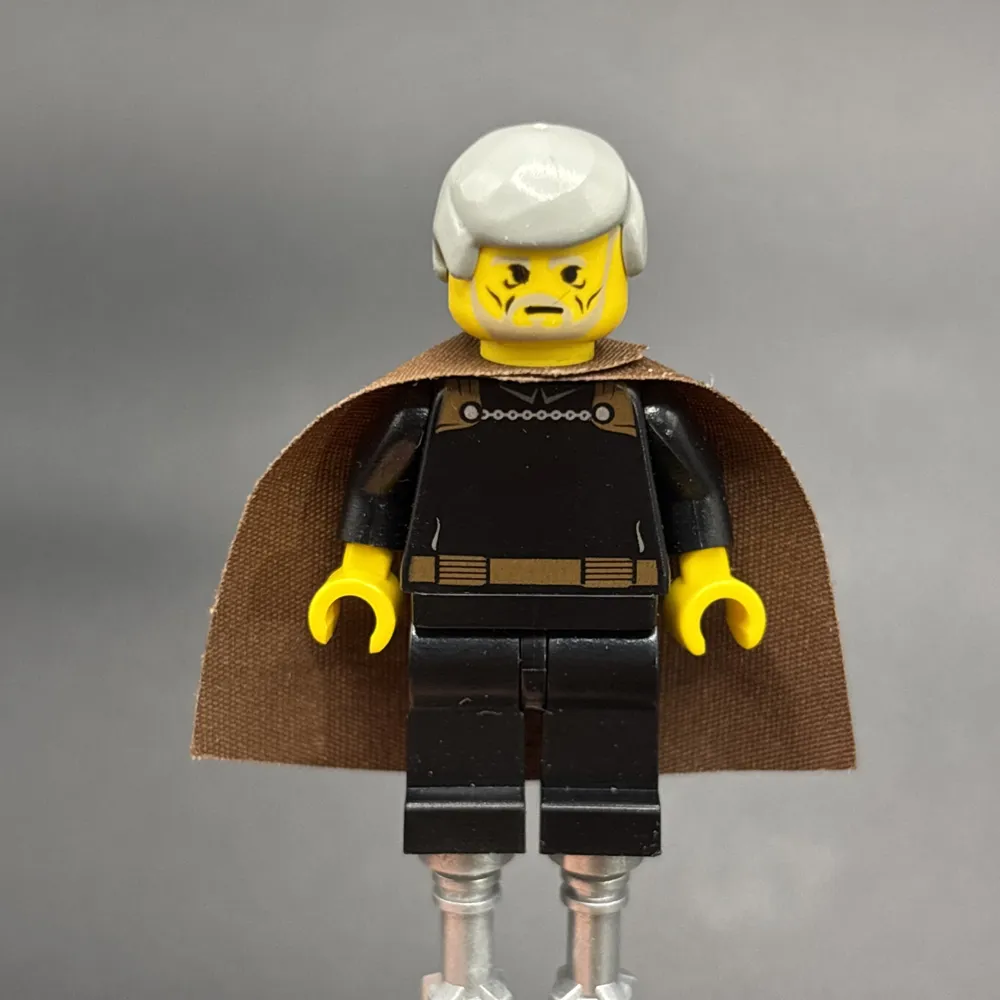 Count Dooku - Light Gray Smooth Hair, Brown Cape