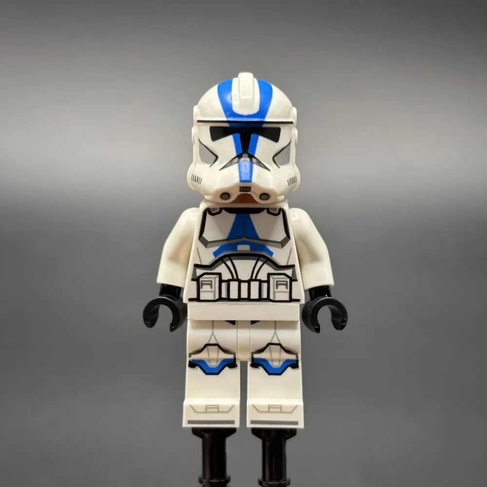 Clone Trooper, 501st Legion (Phase 2) - White Arms, Nougat Head, Helmet with Holes