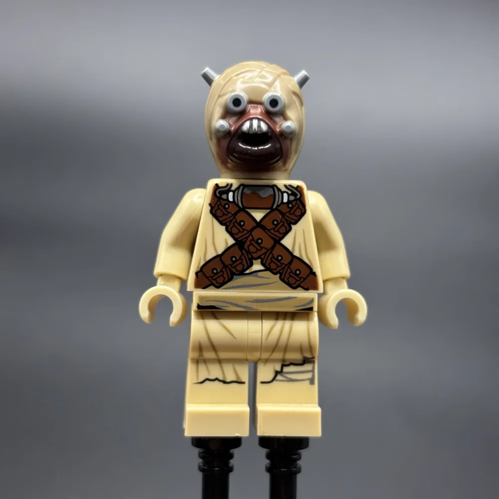 Tusken Raider - Dark Tan Head with Spikes, Crossed Belts, Printed Legs