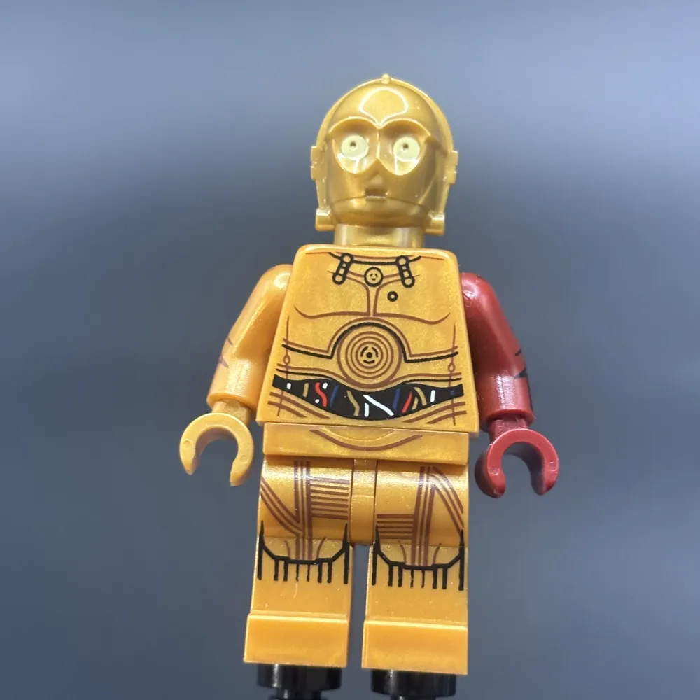 C-3PO - Dark Red Arm