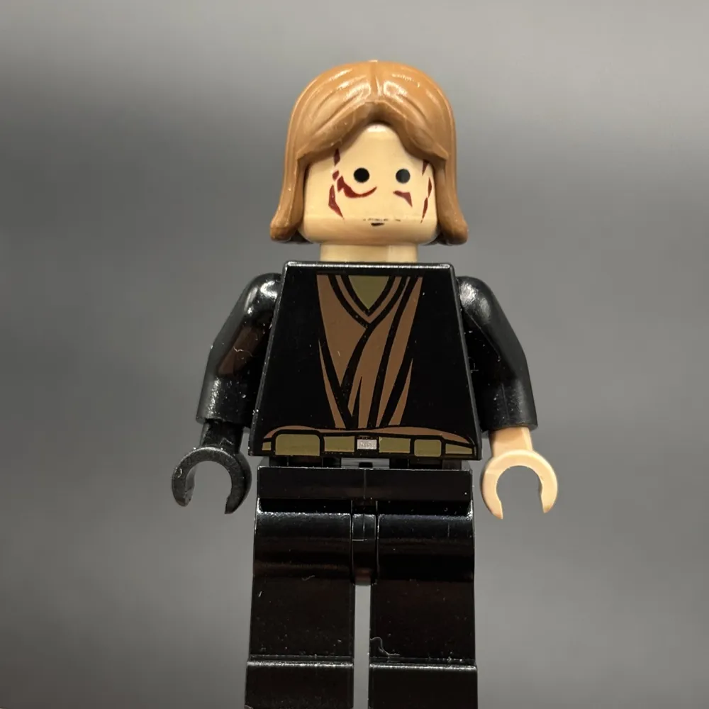 Anakin Skywalker - Black Right Hand, No Hair