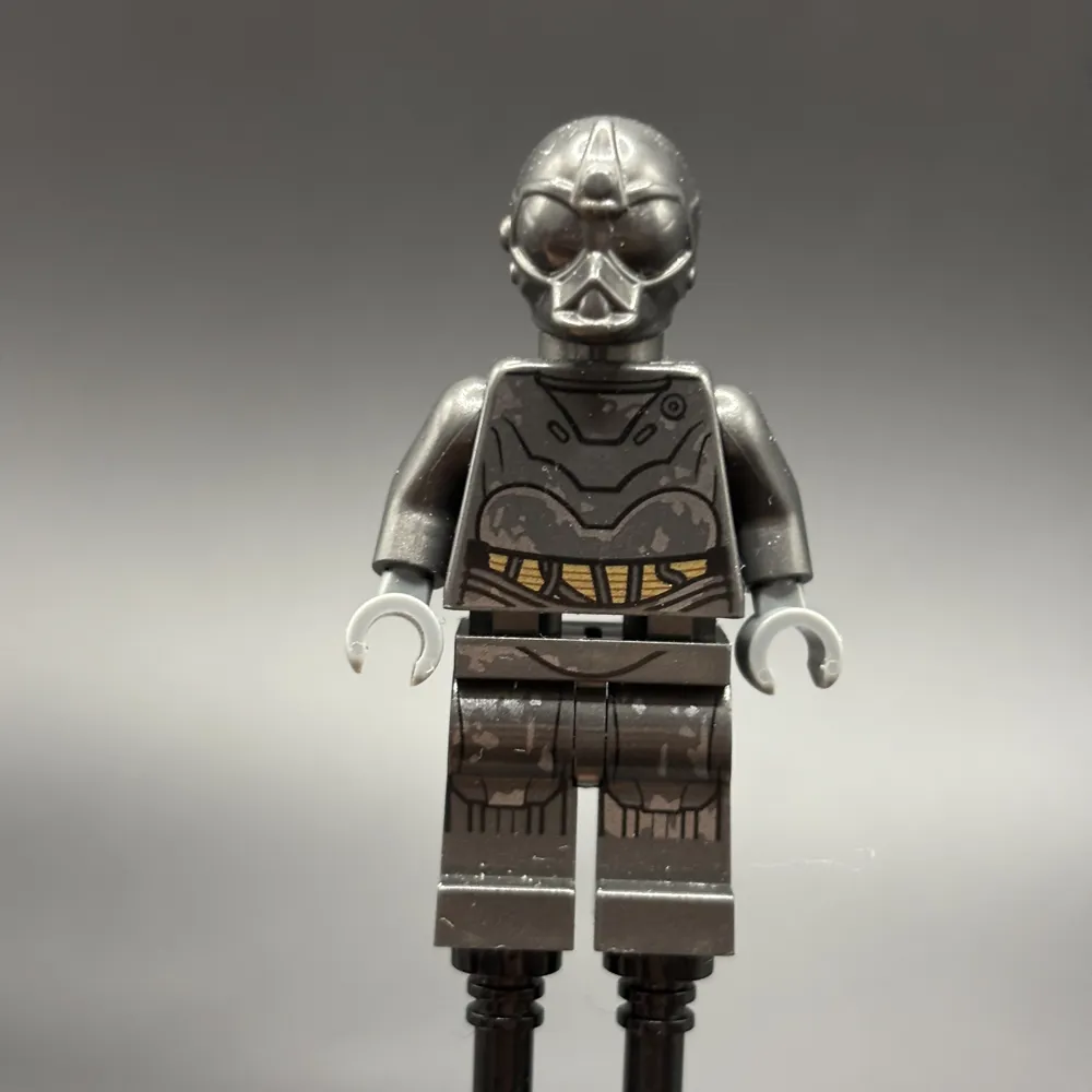 RA-7 Protocol Droid (Pearl Dark Gray)