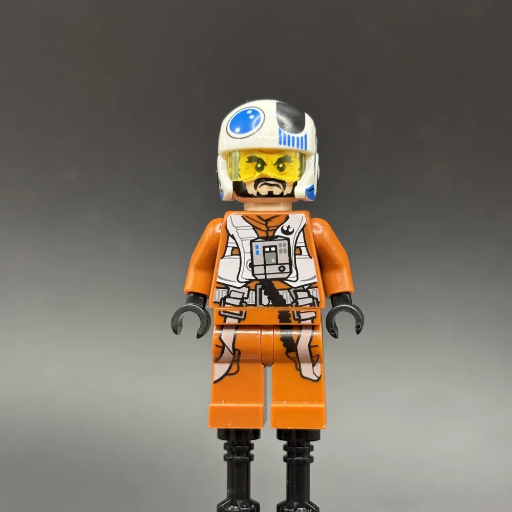 Temmin 'Snap' Wexley - Medium Nougat Lines Under Eyes and Chin