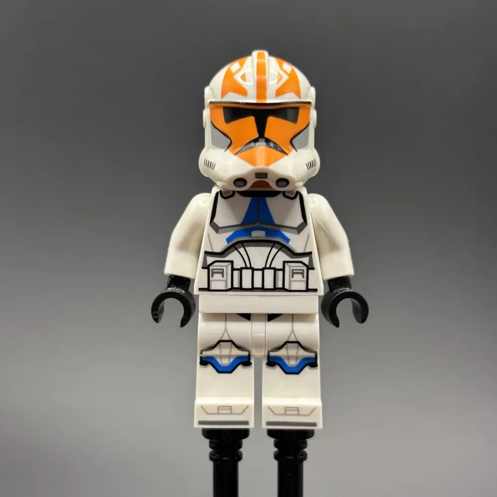 Clone Trooper, 501st Legion, 332nd Company (Phase 2) - Helmet with Holes and Togruta Markings