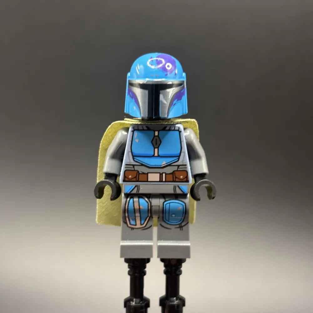 Mandalorian Tribe Warrior - Male, Olive Green Cape, Dark Azure Helmet