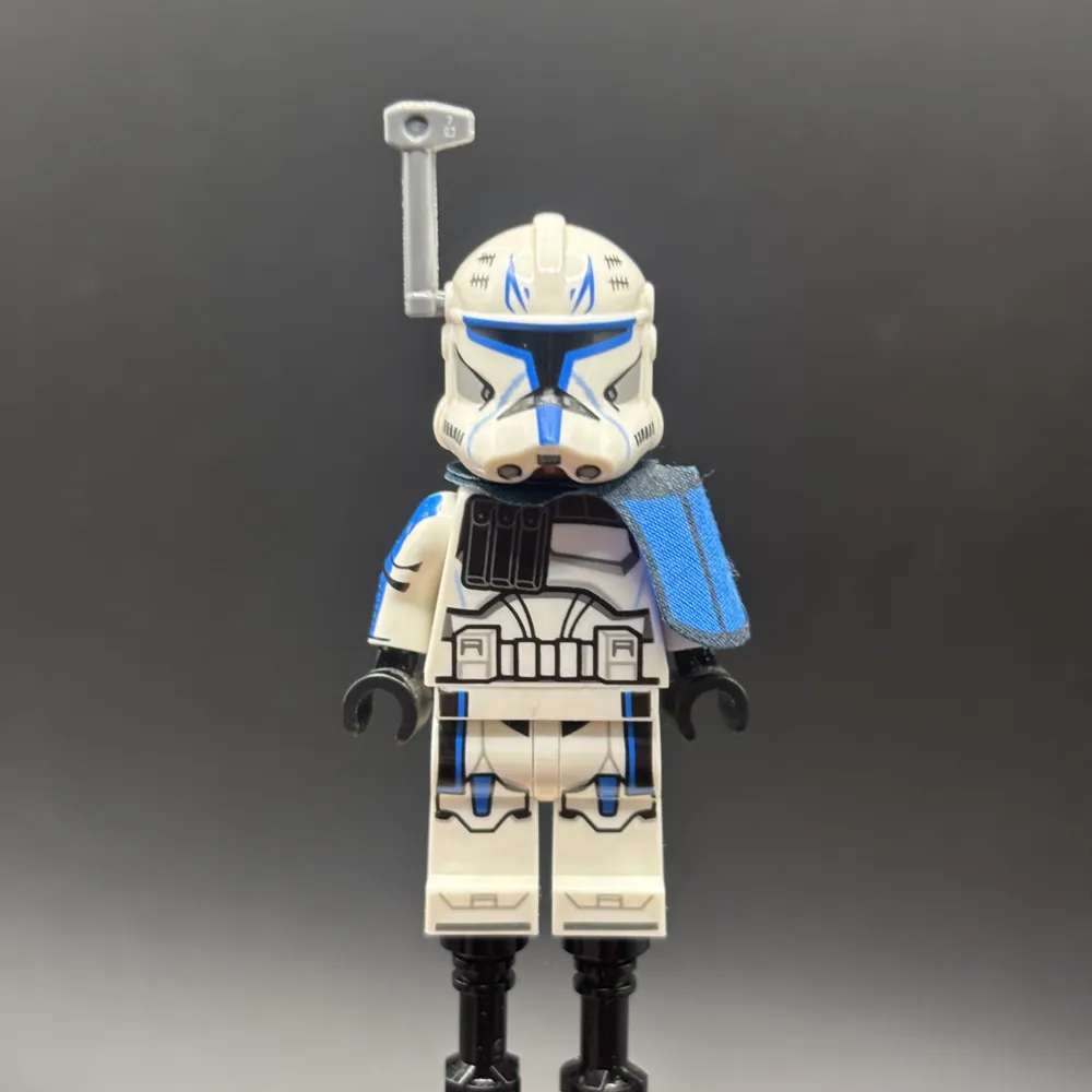 Clone Trooper Captain Rex, 501st Legion (Phase 2) - Blue Cloth Pauldron, Rangefinder, Printed White Arms