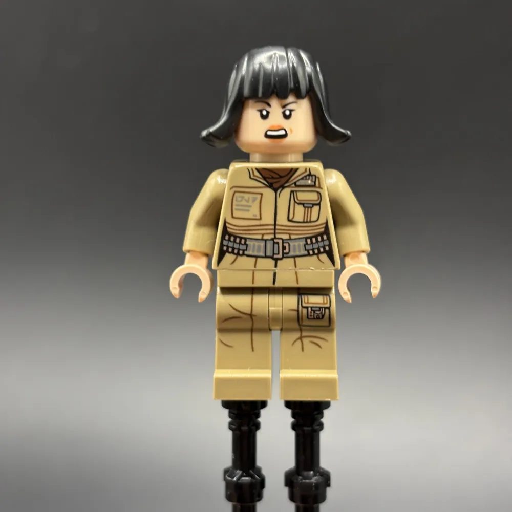 Rose Tico - Dark Tan Outfit, Hair