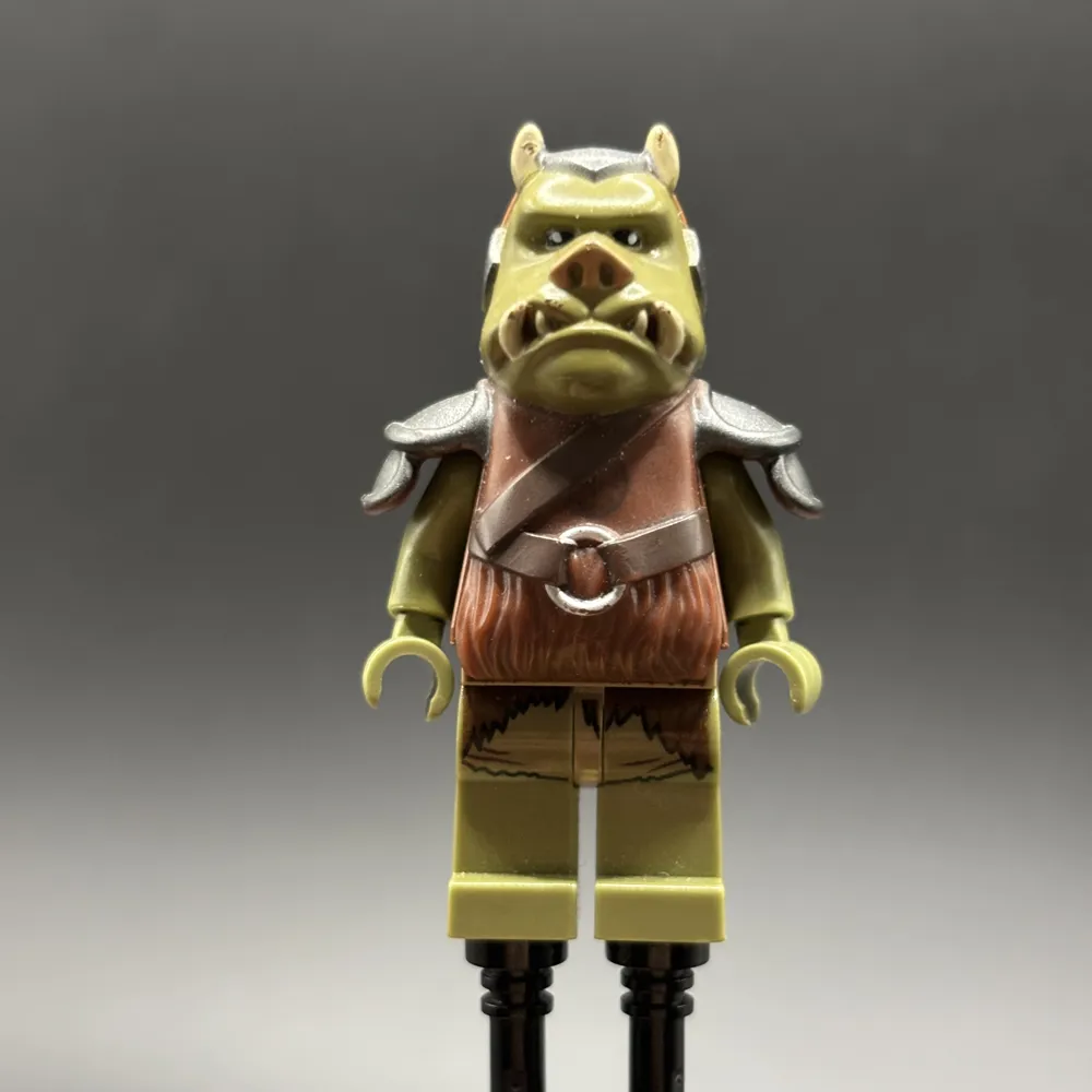 Gamorrean Guard - Olive Green, Dark Tan Hips