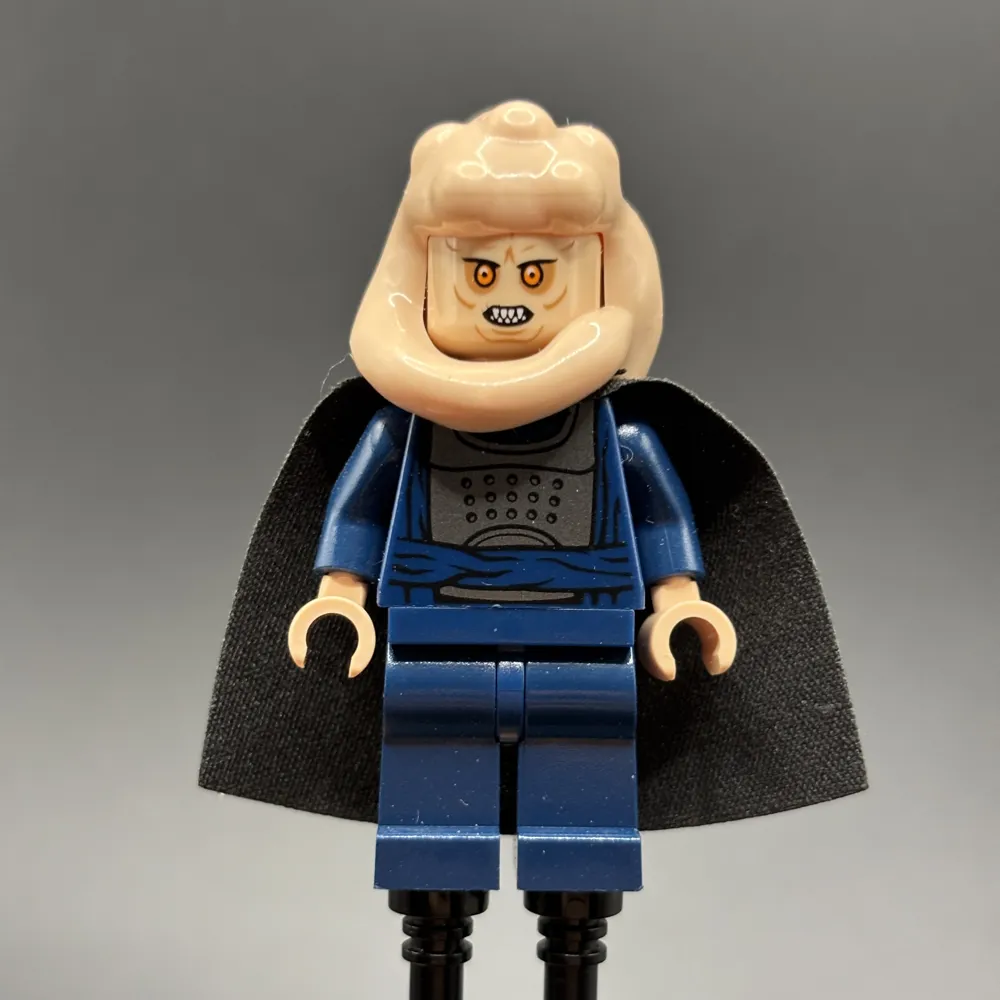 Bib Fortuna - Dark Blue Robe, Light Nougat Skin