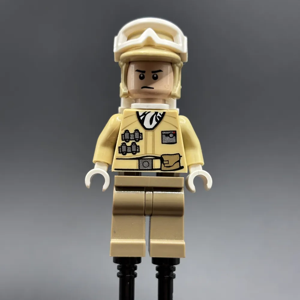 Hoth Rebel Trooper (Black Chin Dimple)