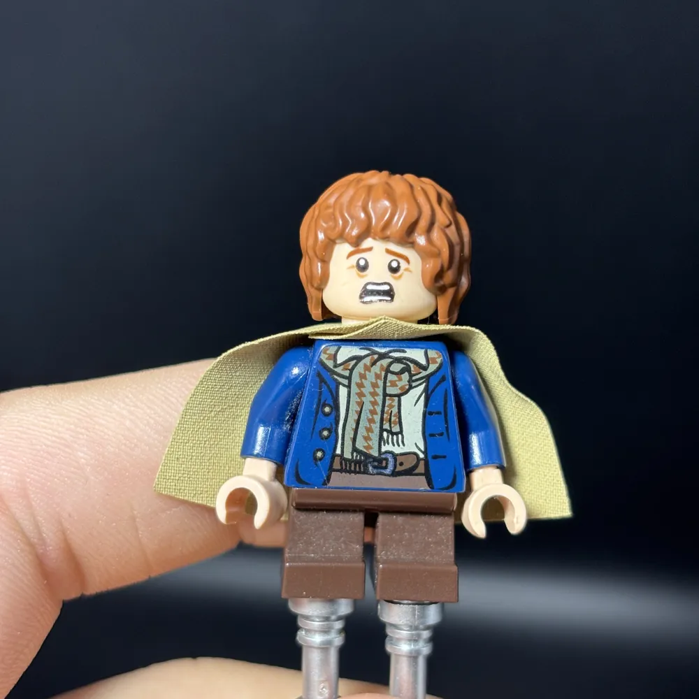 Peregrin Took (Pippin) - Dark Blue Jacket, Olive Green Cape