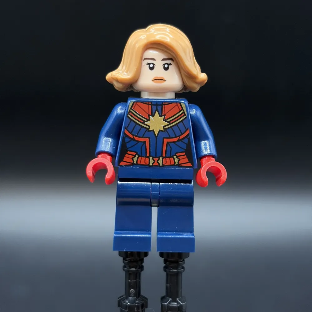 Captain Marvel (Carol Danvers) - Medium Nougat Hair