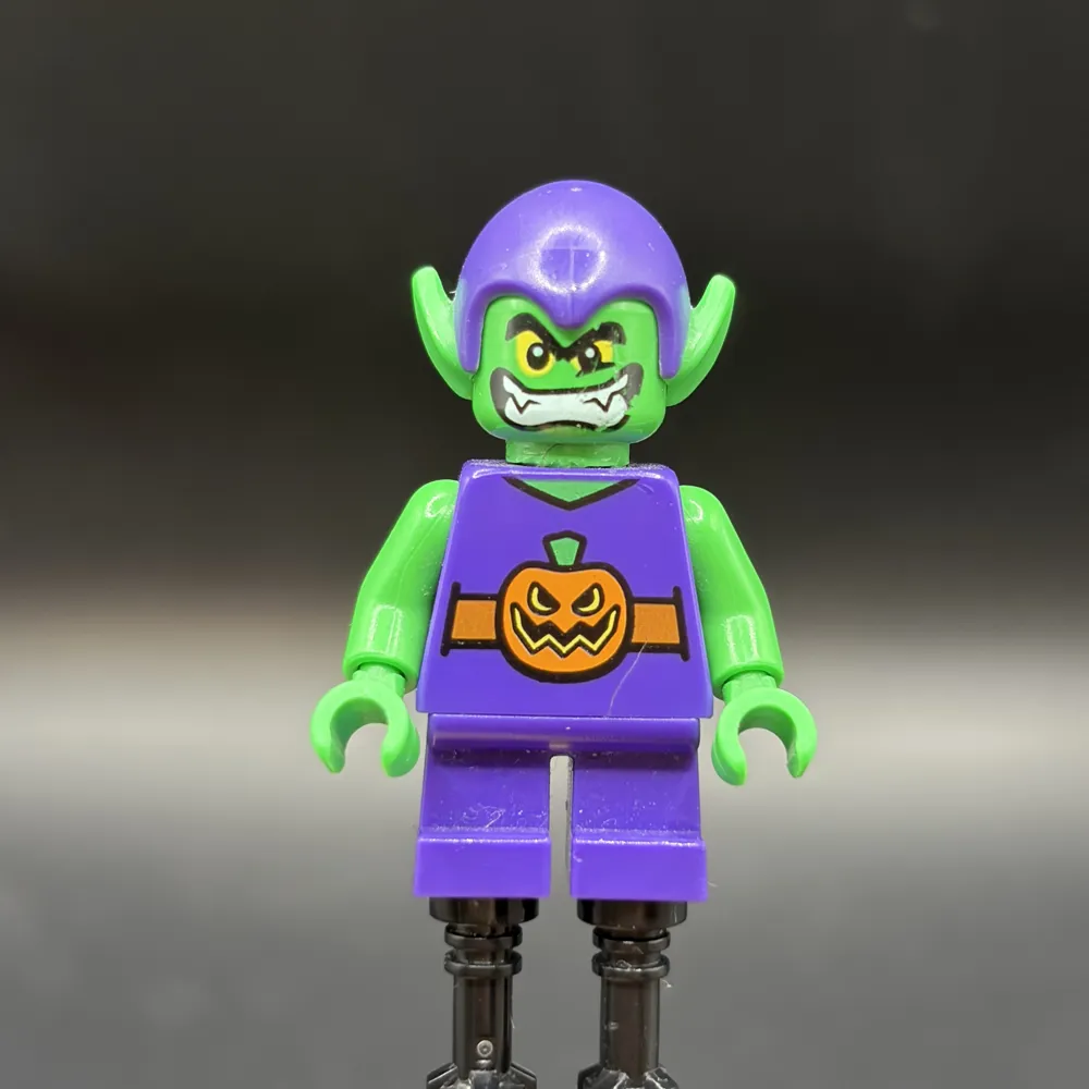 Green Goblin - Bright Green Skin, Dark Purple Outfit, Short Legs