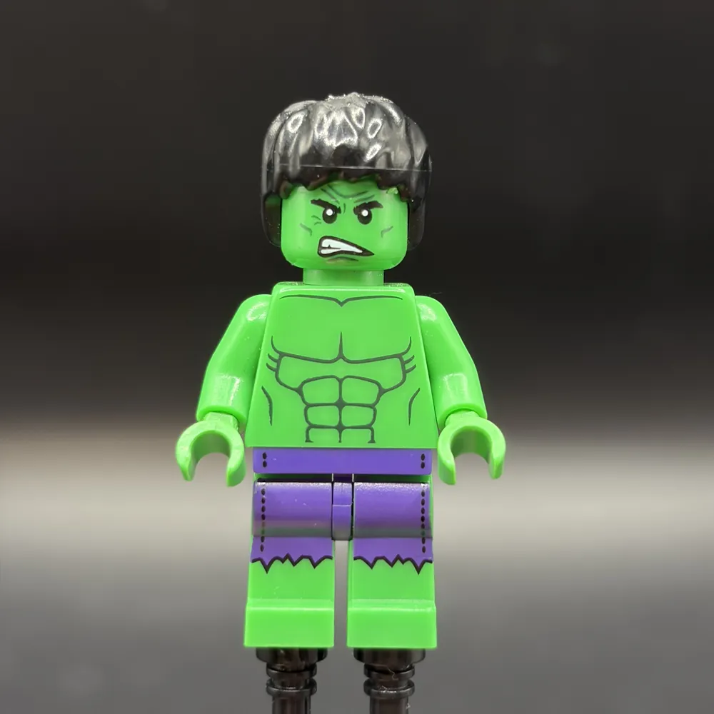 Hulk - Minifigure, Dark Purple Tattered Pants