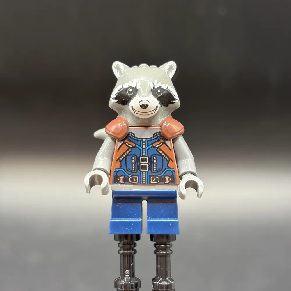 Rocket Raccoon - Dark Blue and Reddish Brown Outfit, Dark Bluish Gray Head