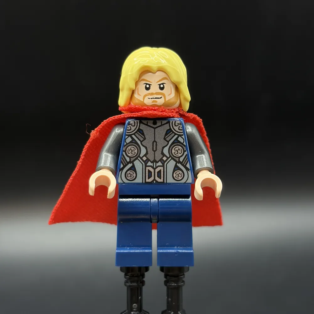Thor - Spongy Cape, Dark Blue Legs