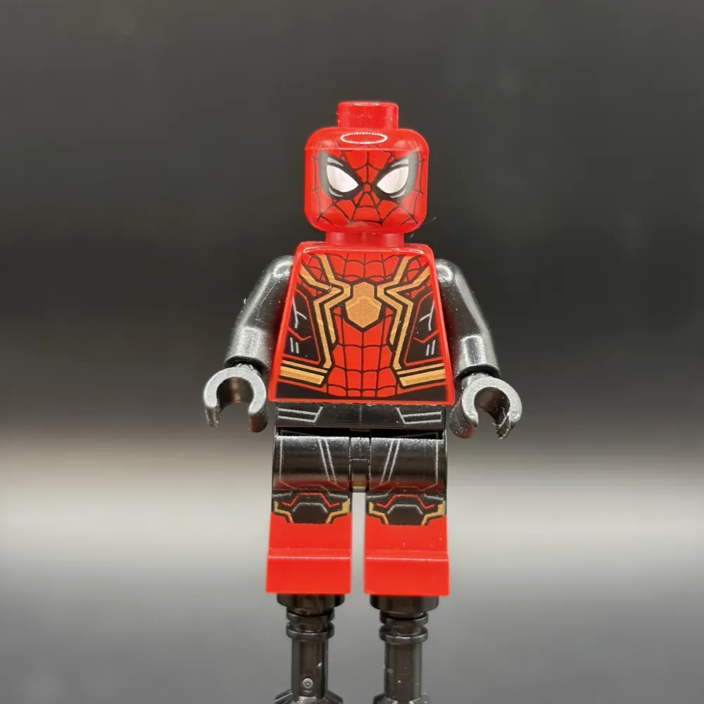 Spider-Man - Black and Red Suit, Large Gold Spider, Gold Knee Trim (Integrated Suit)