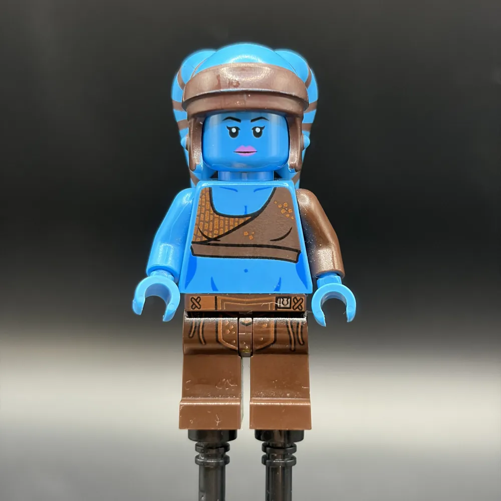 Aayla Secura - Dark Pink Lips