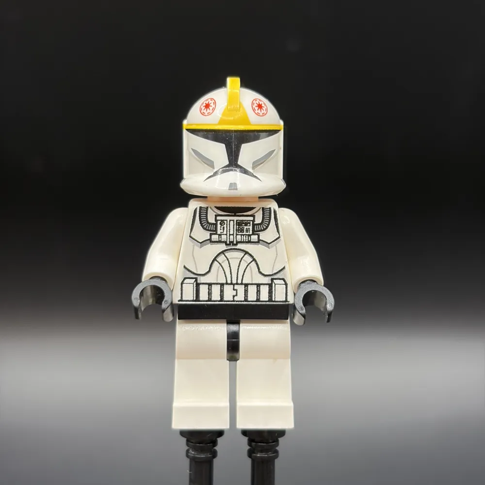Clone Trooper Pilot (Phase 1) - Yellow Markings, Large Eyes