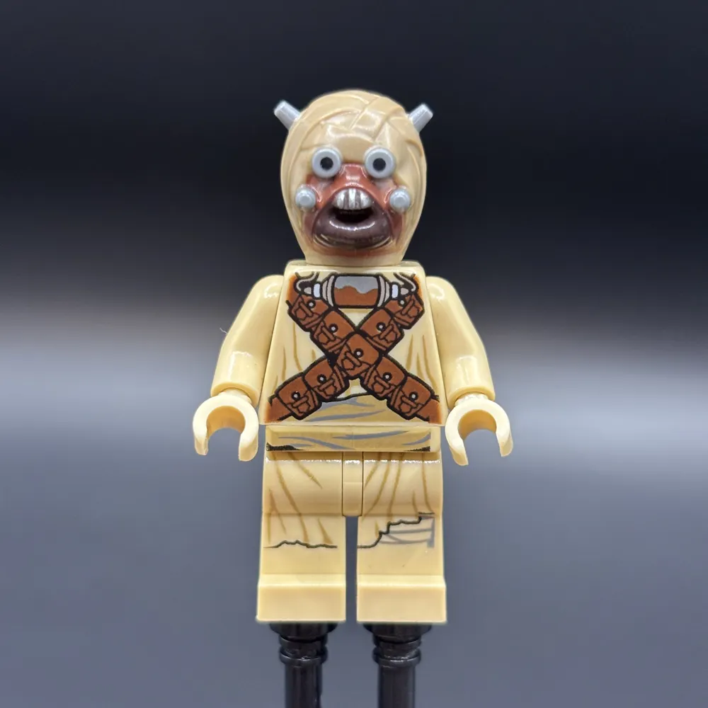 Tusken Raider - Dark Tan Head with Spikes, Crossed Belts, Printed Legs