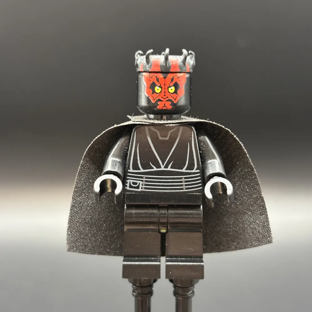 Darth Maul - Horns and Cape, Plain Legs