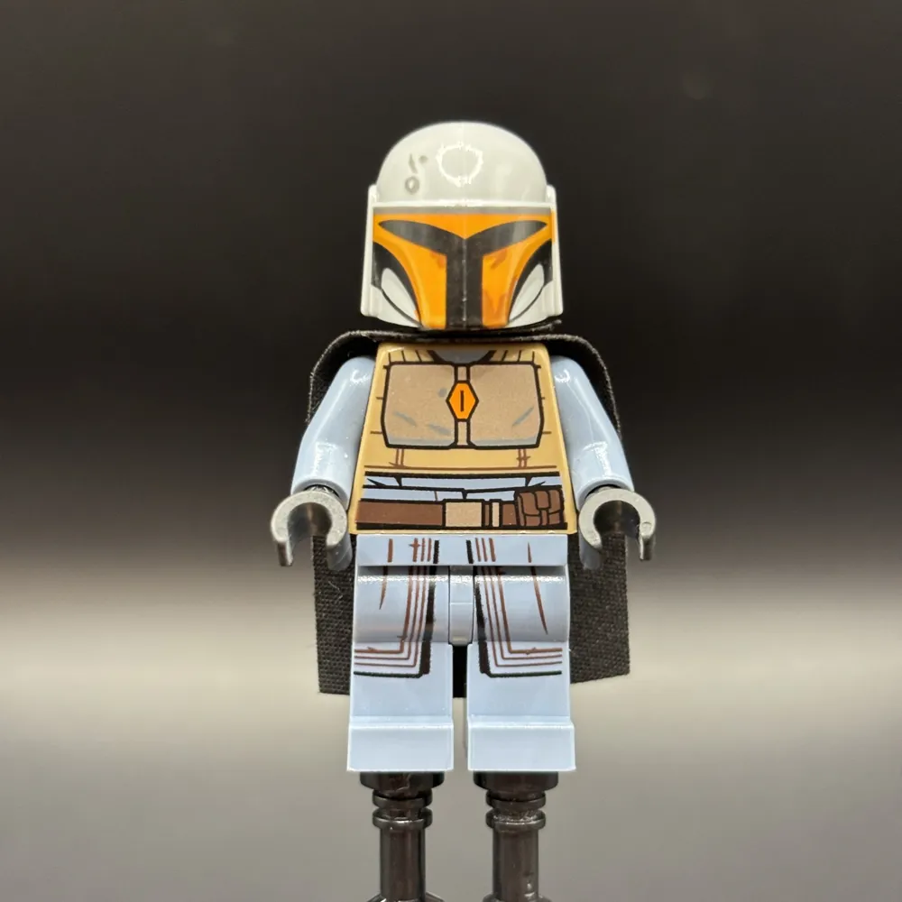 Mandalorian Tribe Warrior - Female, Black Cape, Light Bluish Gray Helmet with Antenna / Rangefinder