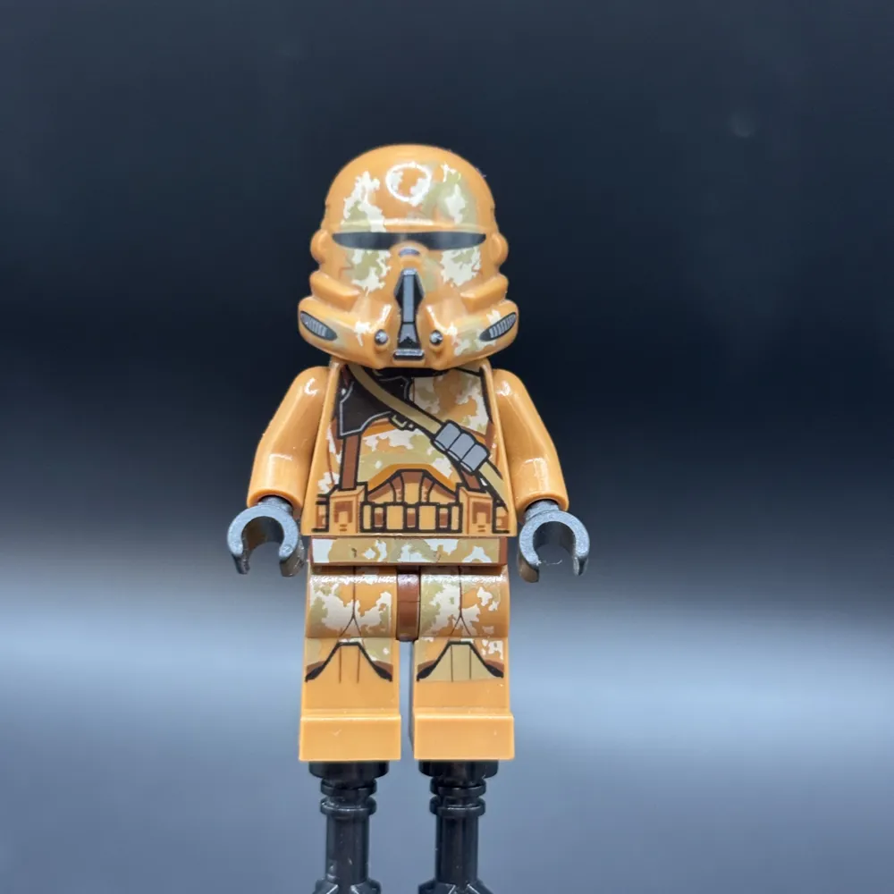 Clone Airborne Trooper (Phase 2) - Geonosis Camouflage, Smirk