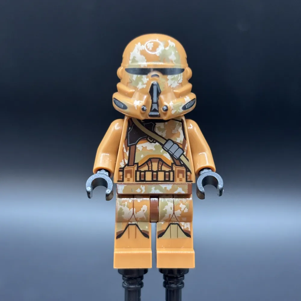 Clone Airborne Trooper (Phase 2) - Geonosis Camouflage, Smirk