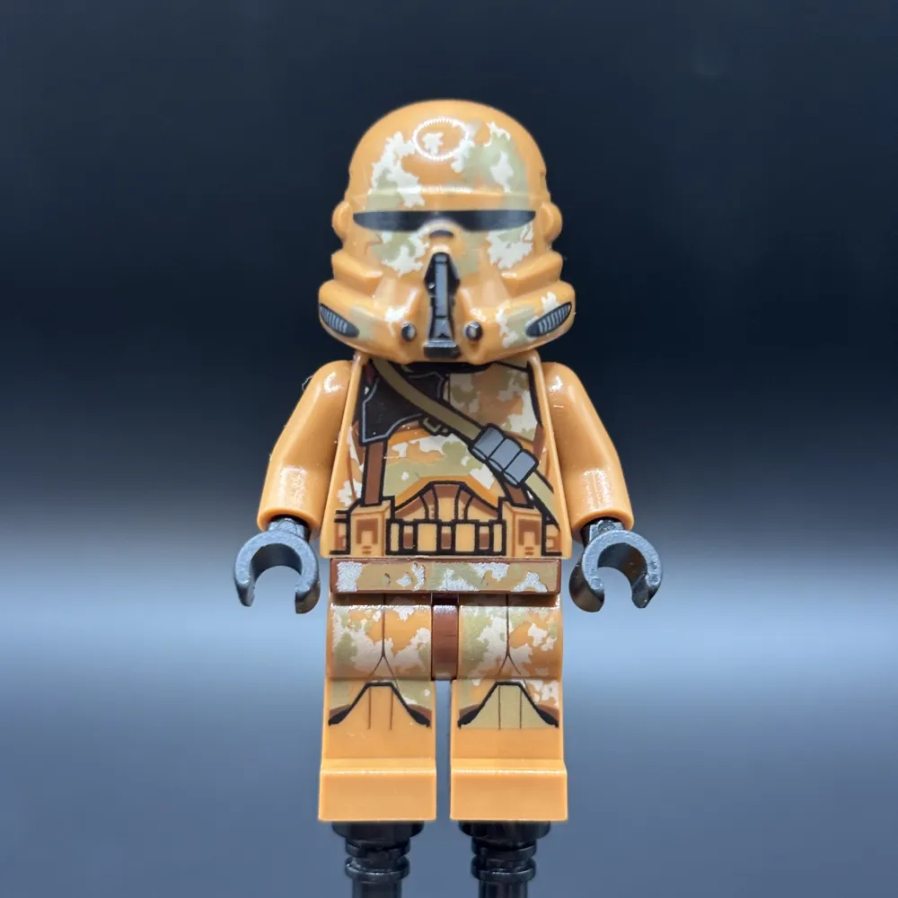 Clone Airborne Trooper (Phase 2) - Geonosis Camouflage, Smirk