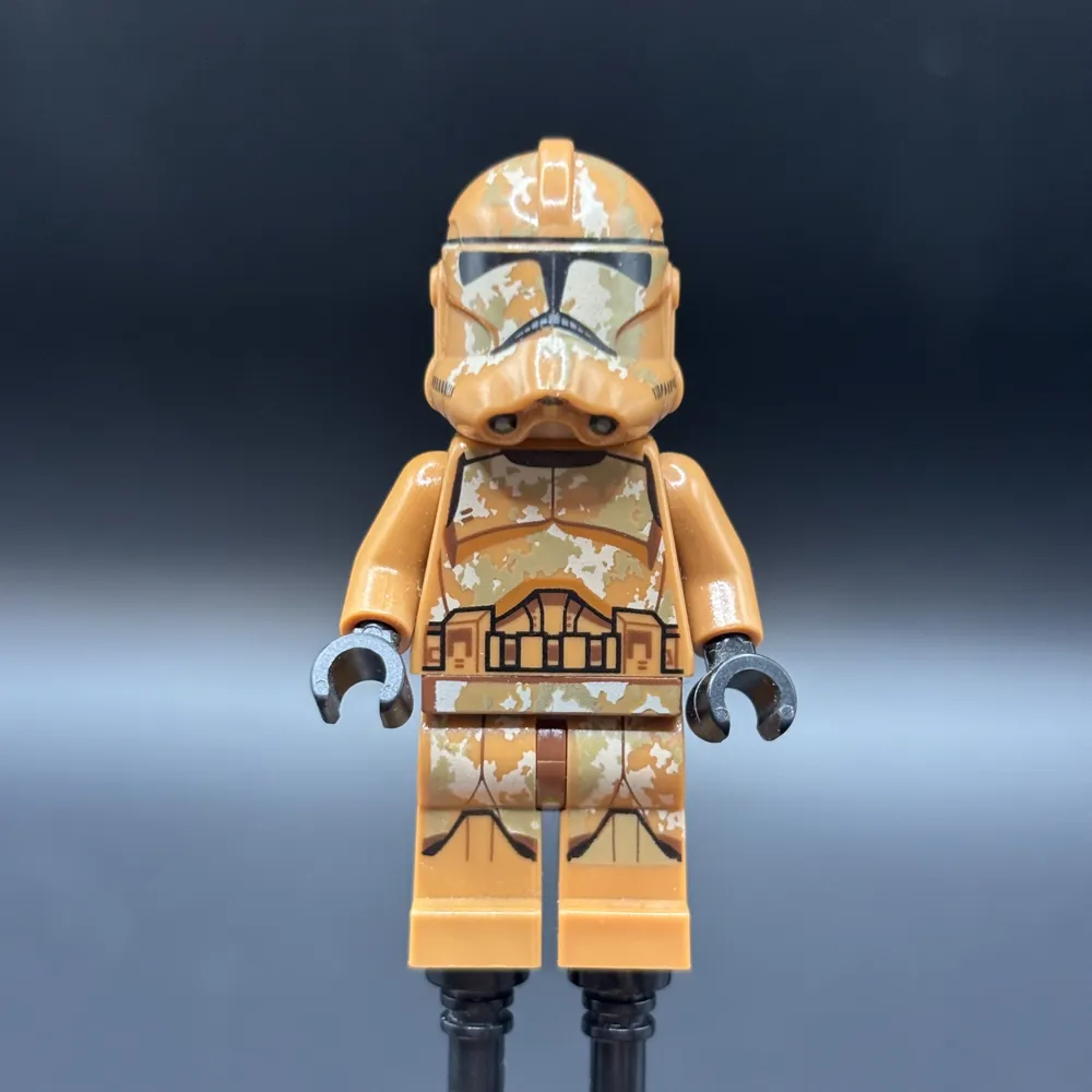 Clone Trooper (Phase 2) - Geonosis Camouflage, Scowl