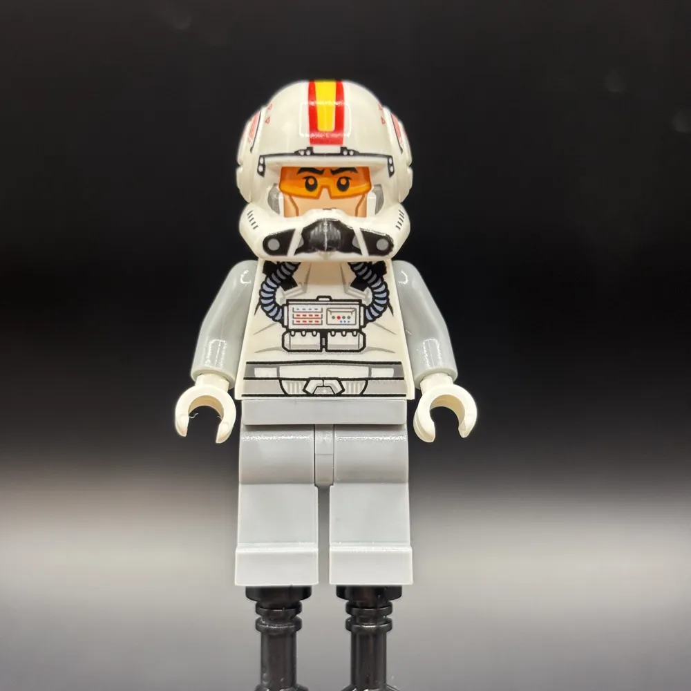 Clone Trooper Pilot (Phase 2) - Light Bluish Gray Arms and Legs, Light Nougat Head