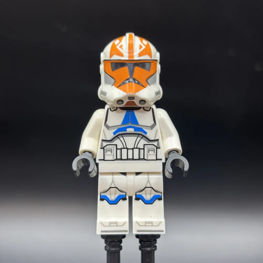 Clone Trooper, 501st Legion, 332nd Company (Phase 2) - Helmet with Holes and Togruta Markings