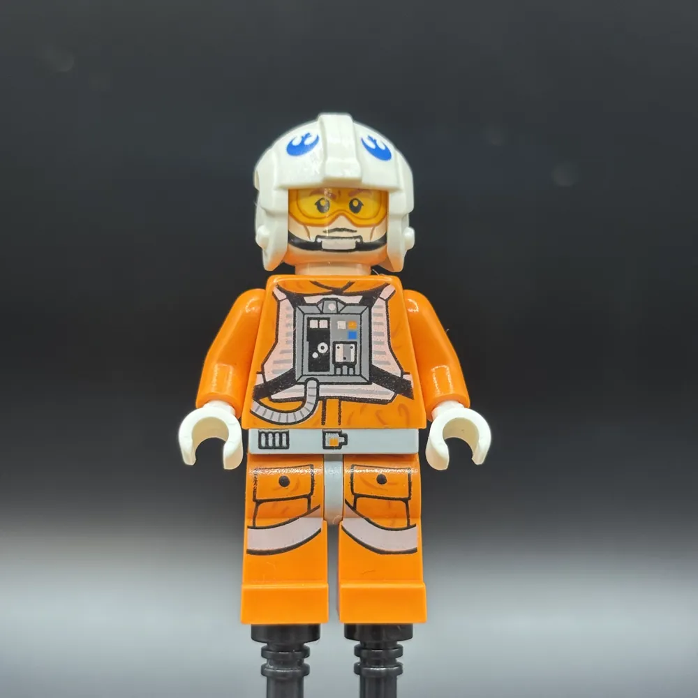 Snowspeeder Pilot - White Helmet, Headset