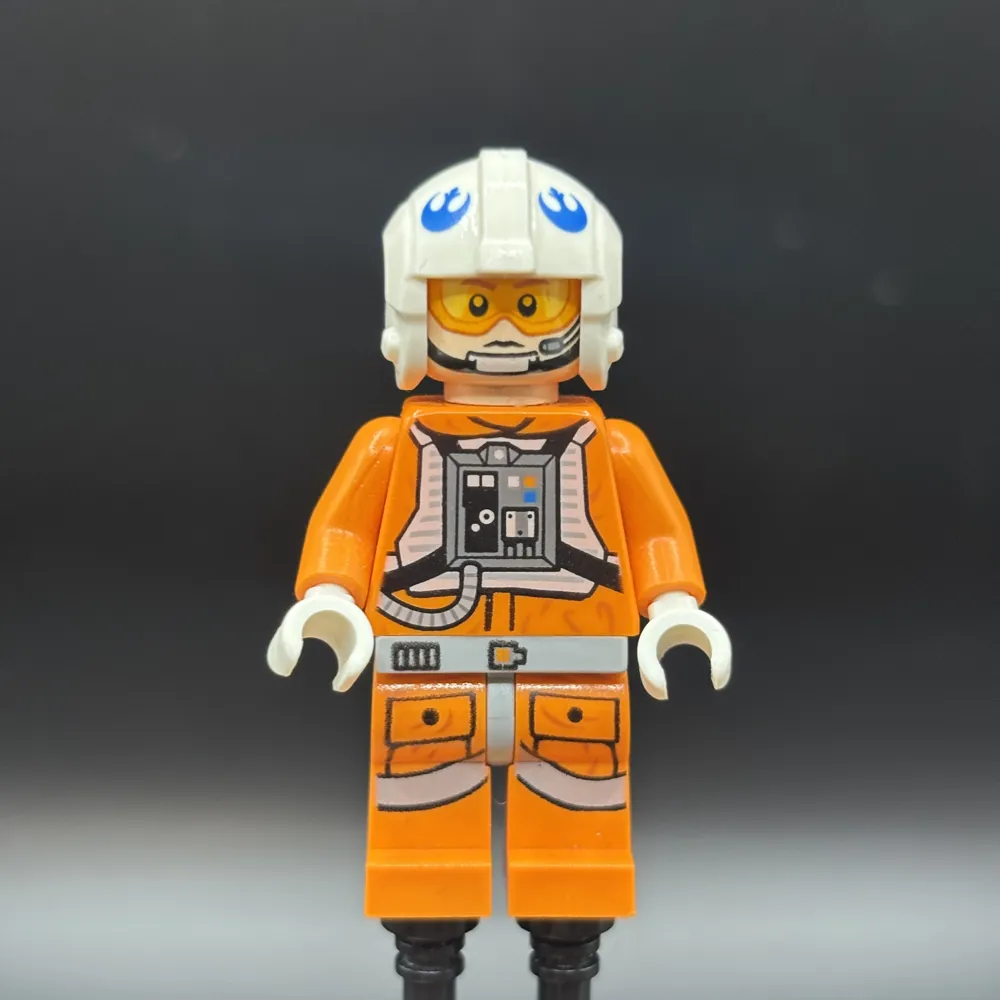 Snowspeeder Pilot - White Helmet, Headset