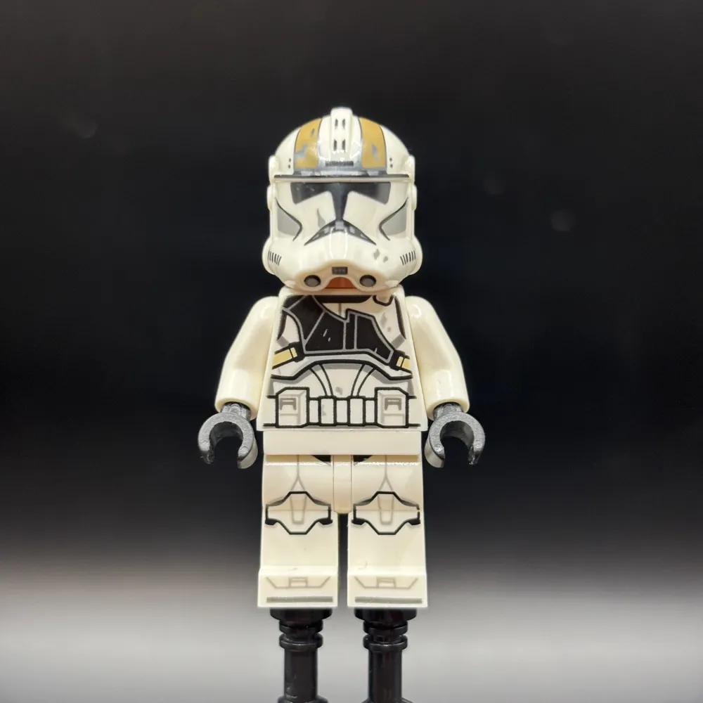 Clone Trooper Gunner (Phase 2) - Dirt Stains, Nougat Head, Helmet with Holes
