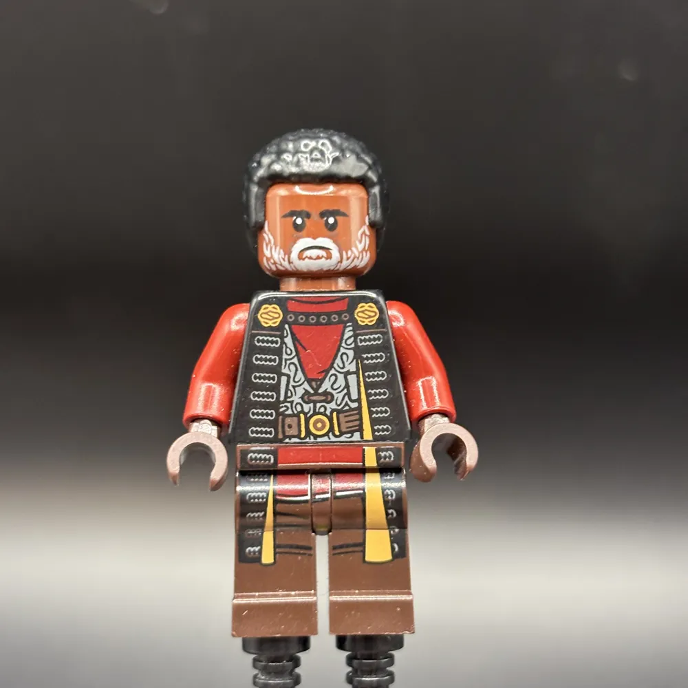Greef Karga - Black Magistrate Robe and Gray Beard