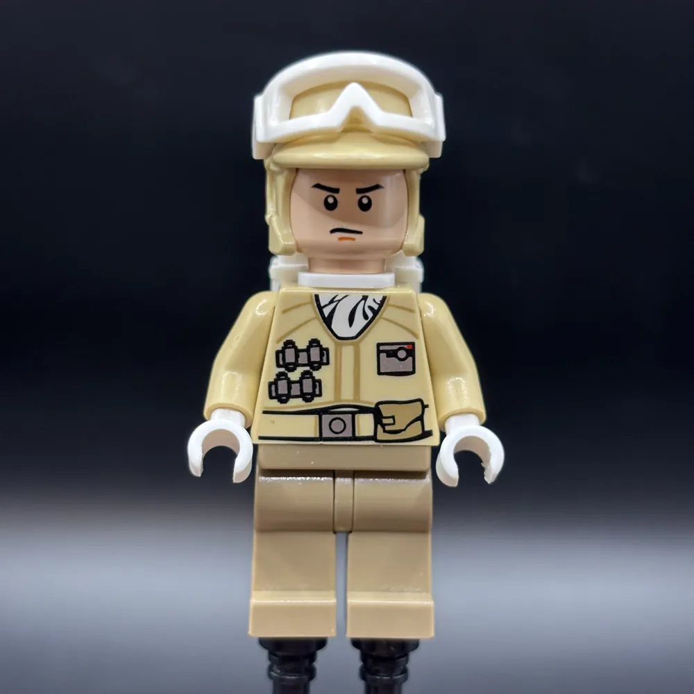 Hoth Rebel Trooper (Orange Chin Dimple)