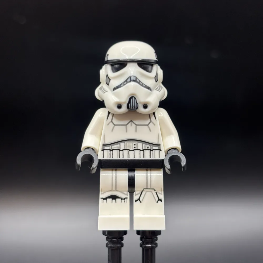Imperial Stormtrooper - Male, Dual Molded Helmet with Light Bluish Gray Panels on Back, Reddish Brown Head, Grimace