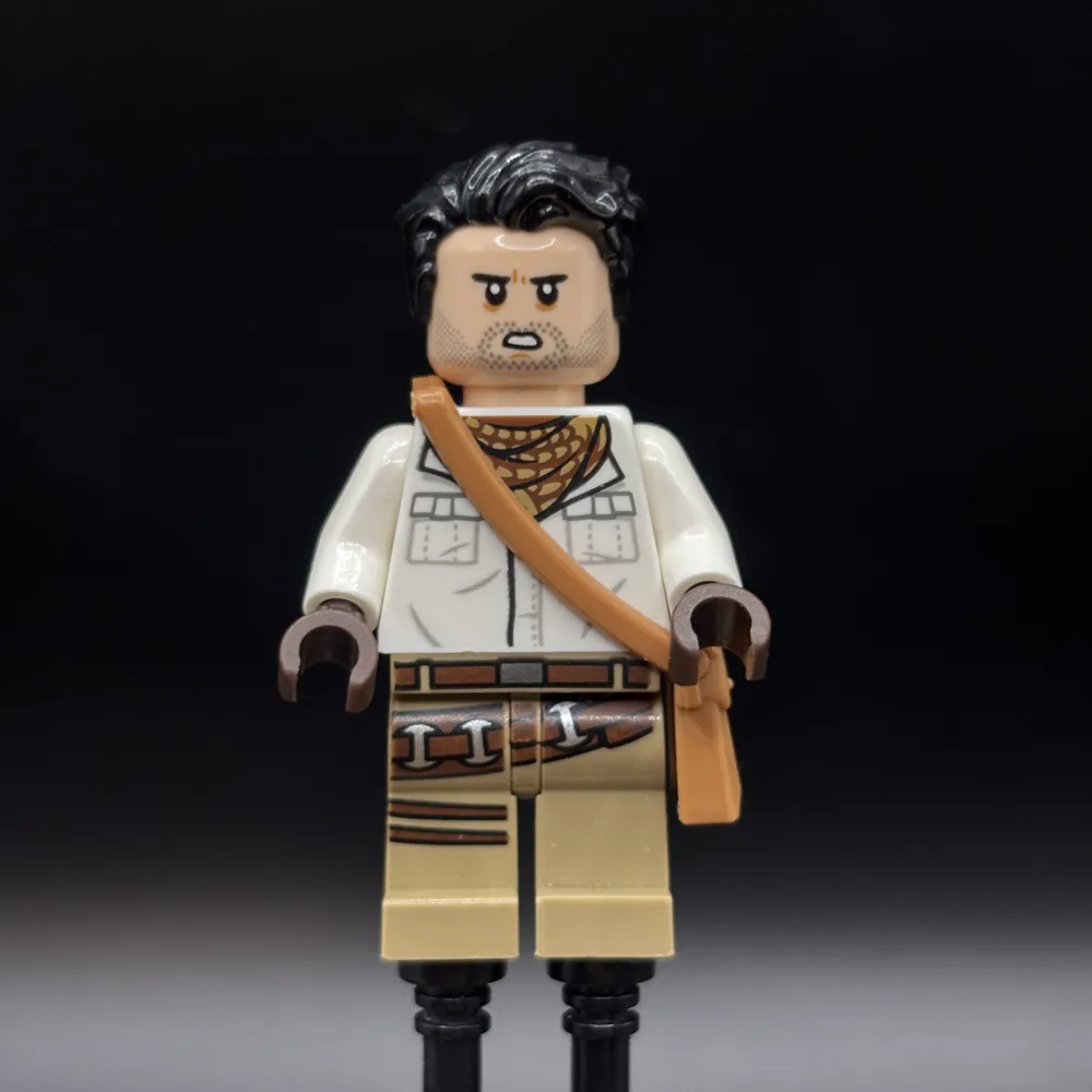 Poe Dameron (White Shirt)