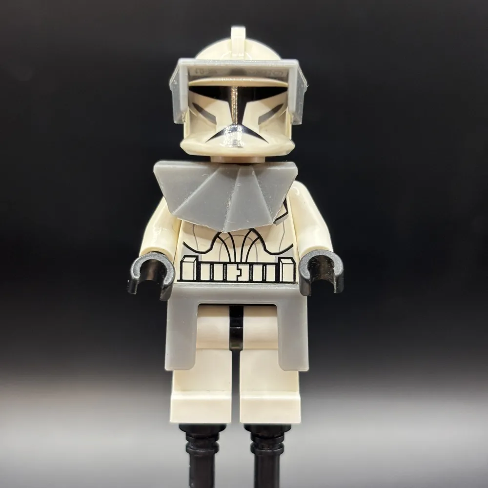 Clone Trooper (Phase 1) - Dark Bluish Gray Visor, Pauldron, and Kama, Large Eyes