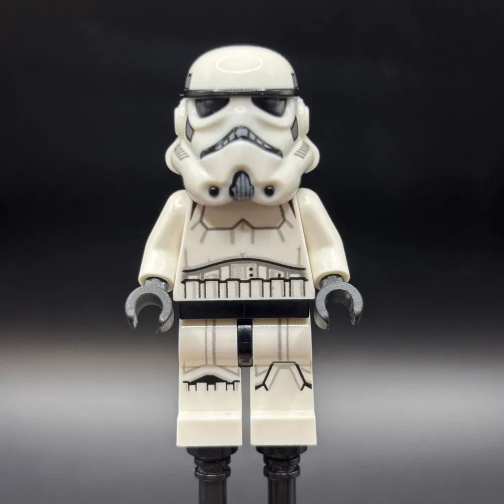 Imperial Stormtrooper - Male, Dual Molded Helmet with Light Bluish Gray Panels on Back, Reddish Brown Head, Grimace