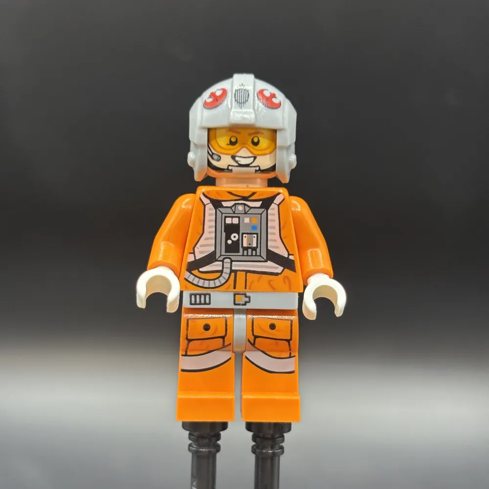 Snowspeeder Pilot - Light Bluish Gray Helmet