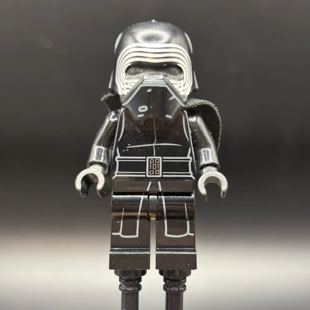 Kylo Ren (Helmet)