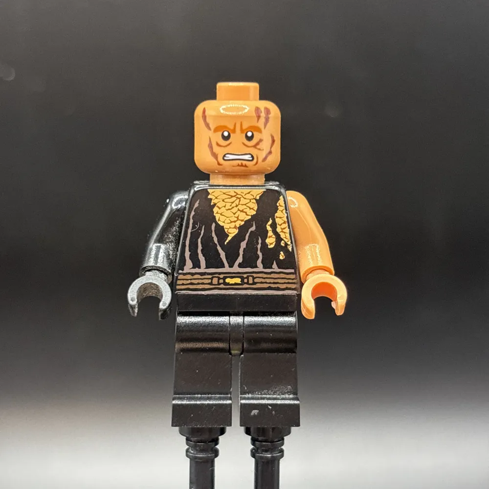Anakin Skywalker - Battle Damaged with Darth Vader Helmet