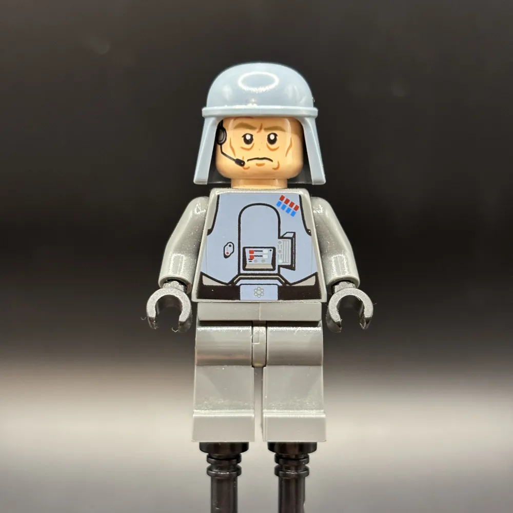 General Maximillian Veers - Chest Armor, Sand Blue Helmet