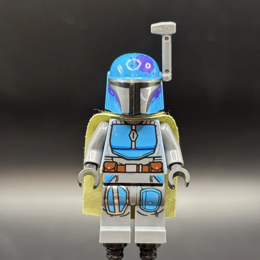 Mandalorian Tribe Warrior - Male, Olive Green Cape, Dark Azure Helmet