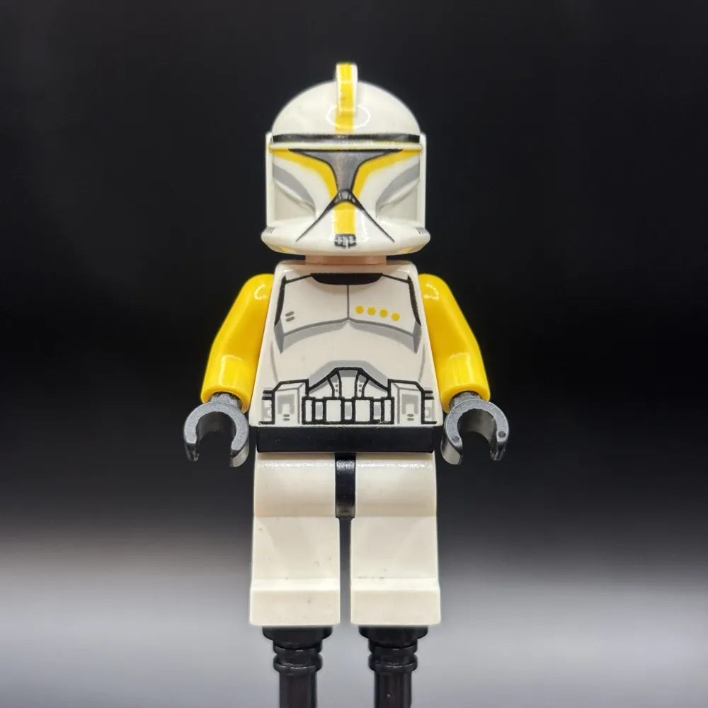 Clone Trooper Commander (Phase 1) - Yellow Arms, Scowl